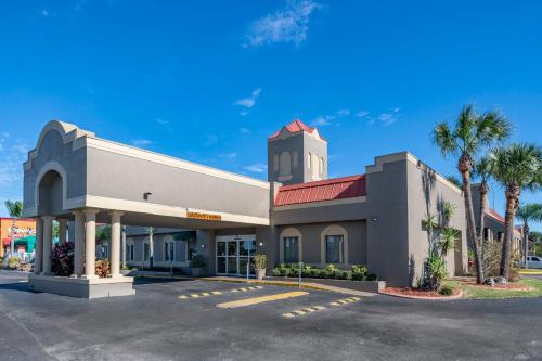 酒店外观, Quality Inn Kennedy Space Center in 泰特斯威尔(FL)