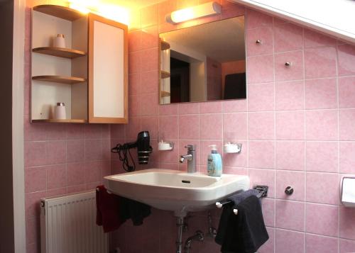 Apartment image 6