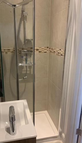 Beautiful one bedroom flat in the heart of Notting Hill Gate, Londýn (fotografie 10)