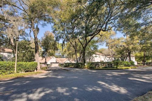 Chic St Simons Island Condo - 2 Miles From Ocean! - image 14