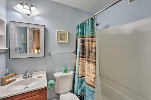 Resort-Style Hilton Head Condo - Walk to Beach! - image 14