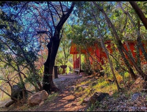 Rancho el Chilcal Cabañas con vista al rio