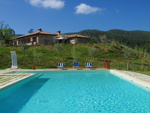 Farmhouse in Passignano sul Trasimeno with pool gîte à louer Castel Rigone