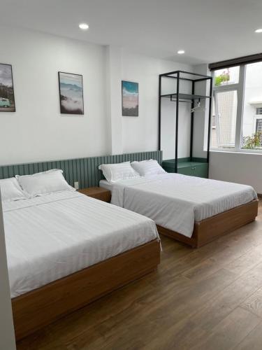 2 double beds