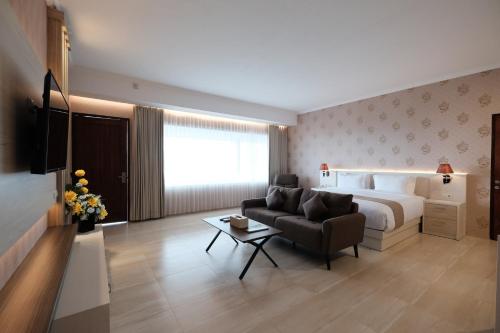 Bukit Indah Doda Hotel & Resorts in Palu