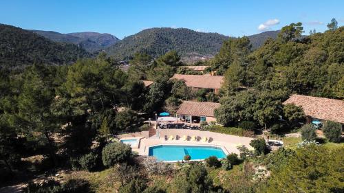 Les Arbousiers Village Hôtel Provençal - Village et club de vacances - La Roquebrussanne