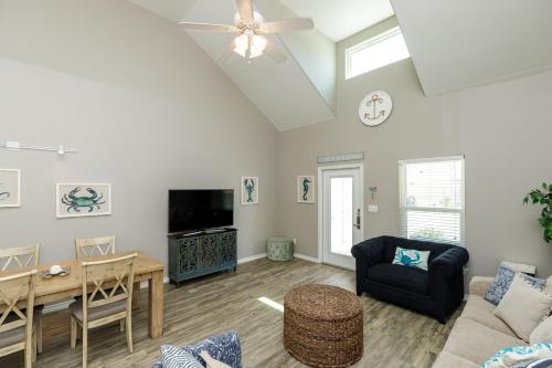 Village by the Beach B918K by Padre Escapes - image 2