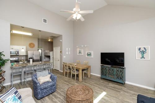 Village by the Beach B918K by Padre Escapes - image 9