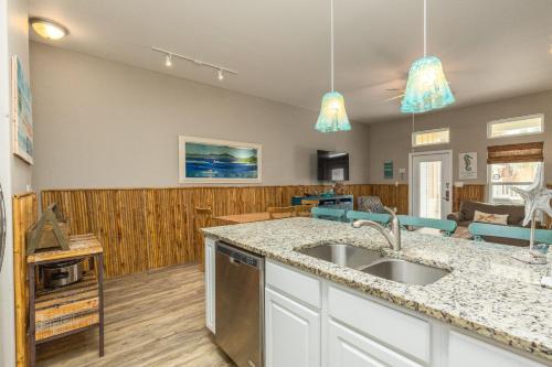 Village by the Beach B921K by Padre Escapes - image 10