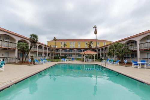 Surfside 107 by Padre Escapes - image 13