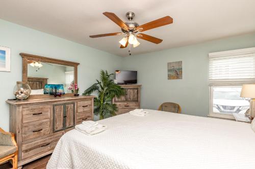 Surfside 107 by Padre Escapes - image 11
