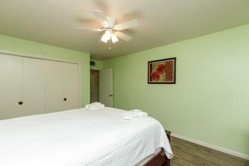 Surfside 221 by Padre Escapes - image 6