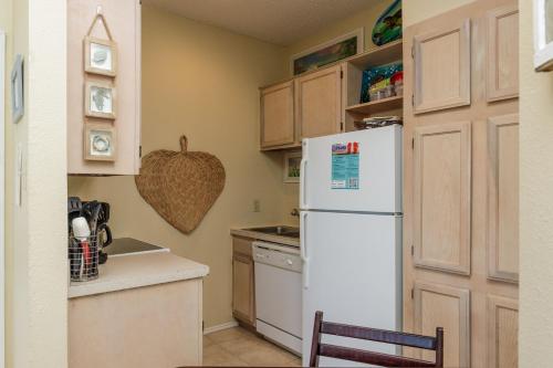 Tropical Treat 298 by Padre Escapes - image 6