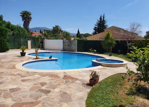 Villa au calme avec piscine privative