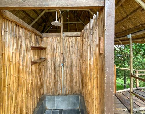Bathroom, Mwamba Kelele Lodge in Fort Portal
