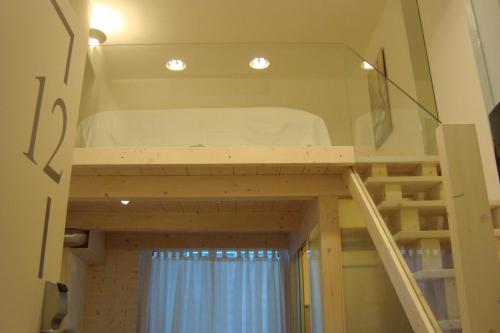 White B&B - image 4