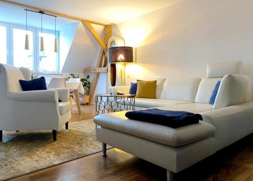 บริการและสิ่งอำนวยความสะดวก, ALTE SCHULE WITTENBERG, 3 Ferienwohnungen für bis zu 12 Personen, an der Elbe, mit Garten (ALTE SCHULE WITTENBERG, 3 Ferienwohnungen fur bis zu 12 Personen, an der Elbe, mit Garten) in ลูเทอร์สตัดท์ วิทเทินเบร์ก