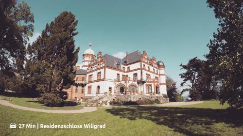 Tuvākā izklaides vieta, Ferienhaus SeeWaldMeer am Pinnower See bei Schwerin in Pinnow