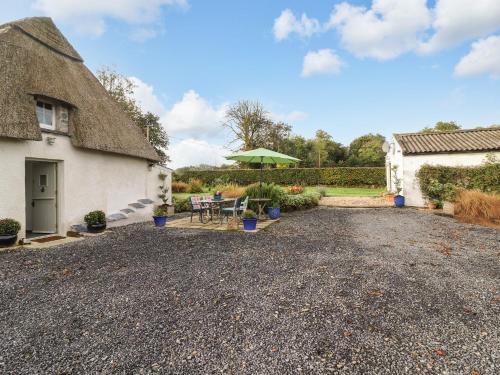 A szálláshely kívülről, New Thatch Farm in Cork Airport