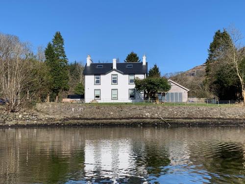 The Shore House in Лочгойлхед