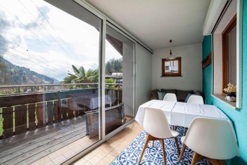 Superior One-Bedroom Apartment