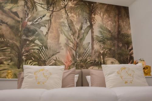 NM Luxury Suites Room Type - King Room with Spa Bath