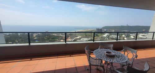 Accommodation Front - Elegant 4 Sleeper with Unbeatable Views