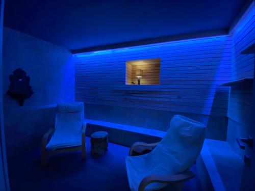White B&B - image 11