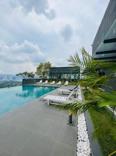 Swimming pool, Dorsett Residence Service Suite At Bukit Bintang KL near Jalan Conlay