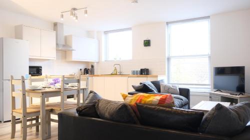 Stylish Central Apartment inc Free Parking + Bedford City Centre + Hospital