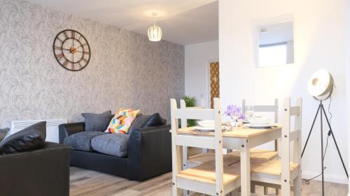 Stylish Central Apartment inc Free Parking + Bedford City Centre + Hospital