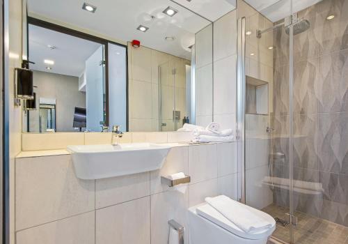 Roomzzz Manchester Corn Exchange - image 12