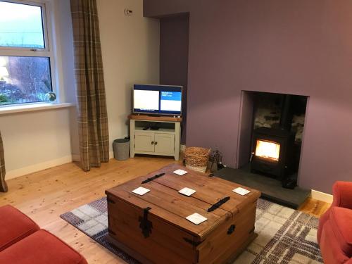 Kildinguie - Traditional Cottage - on NC 500 Route in Тонг