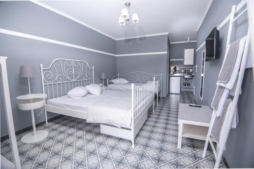 Retro luxury rooms - image 8
