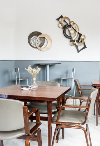 ผับ/เลาจน์, Hotel Don Carmelo in อวิลา