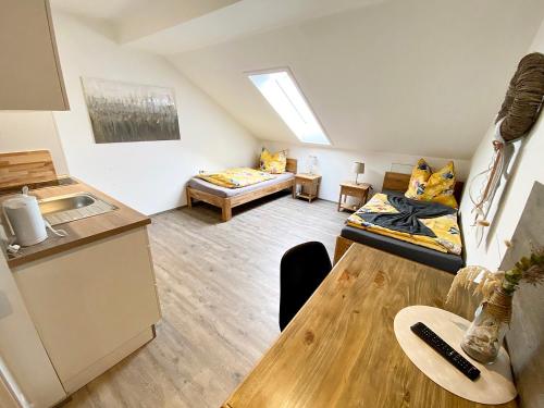 2 twin beds