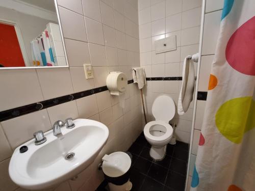 Hostel Estoril - image 3