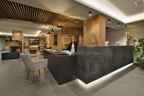 Hotel Bucaneve 5