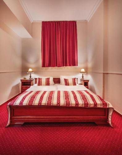 350513858 Hotel Capital with private wellness