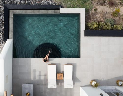 Phaos at Saint John Villas with private heated pool, Oia (photo 7)
