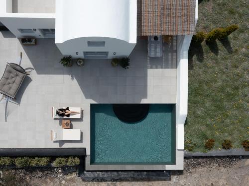 Phaos at Saint John Villas with private heated pool, Oia (photo 6)