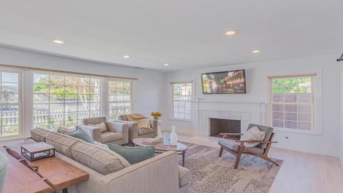 Orangewood - image 9