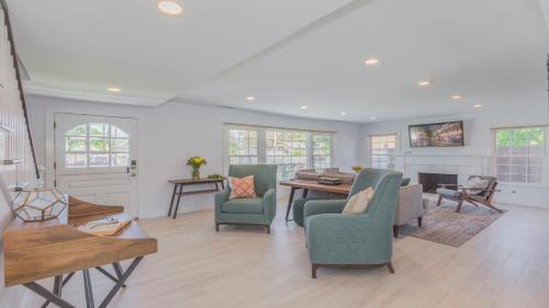 Orangewood - image 11