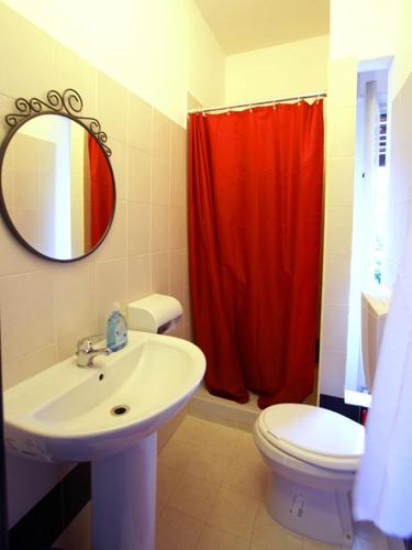 Hostel Colours - image 9