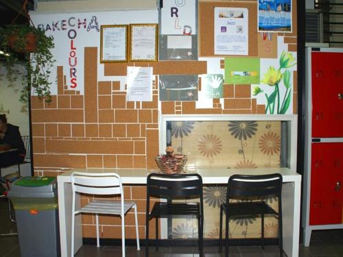 Hostel Colours - image 13