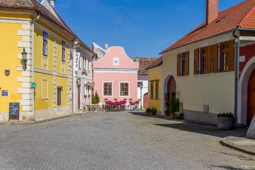 unser rosa Haus für Sie