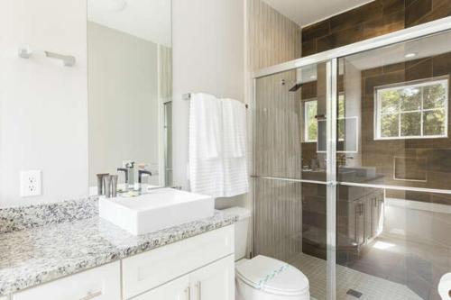 4 BR 4 BA Villa Ground Zero Location Disney - image 10