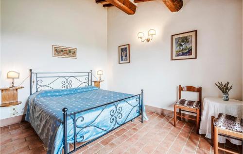 Amazing home in Cetona with Outdoor swimming pool, WiFi and 3 Bedrooms