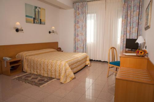 Hotel Astoria - image 8