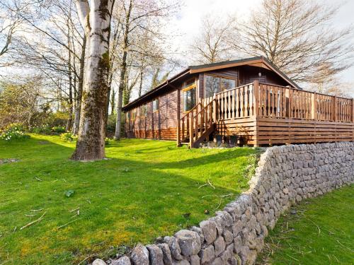 3 Bedroom Lakeview Lodge - Ensuite & Balcony Deck, Carnforth (photo 6)